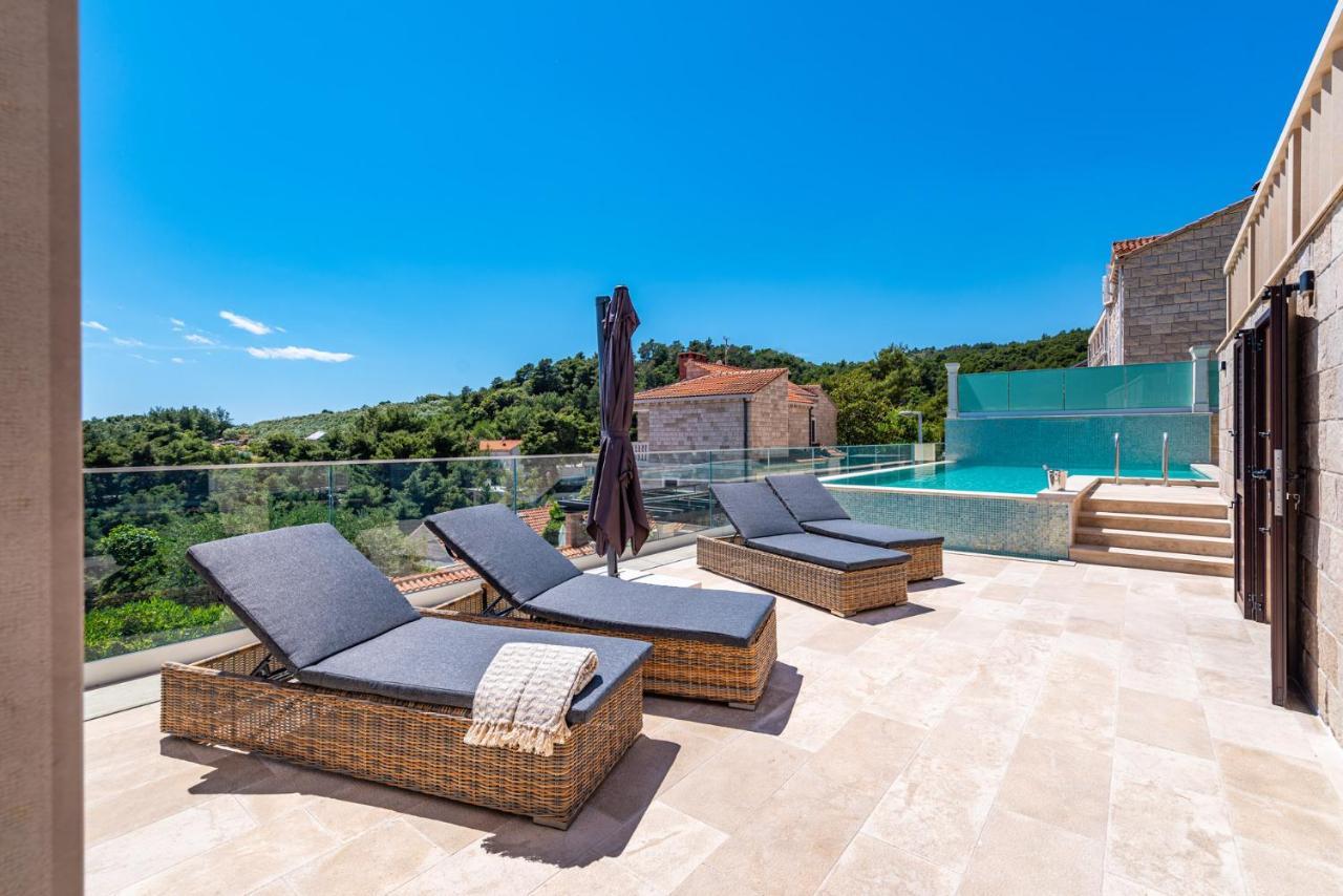 Villa Kadena - Luxury Seaside Villa With Private Heated Pool Selca  Exterior foto