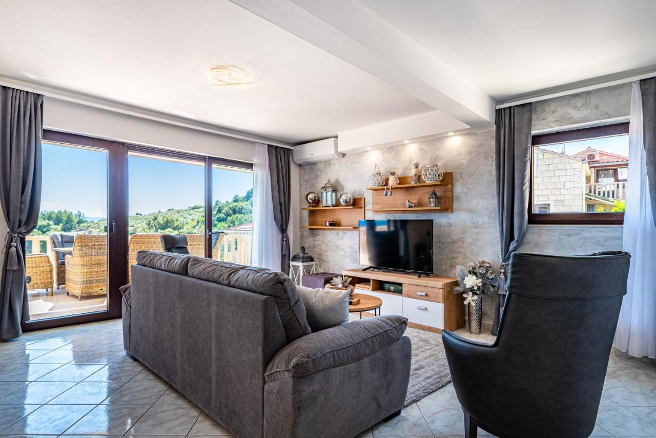Villa Kadena - Luxury Seaside Villa With Private Heated Pool Selca  Exterior foto