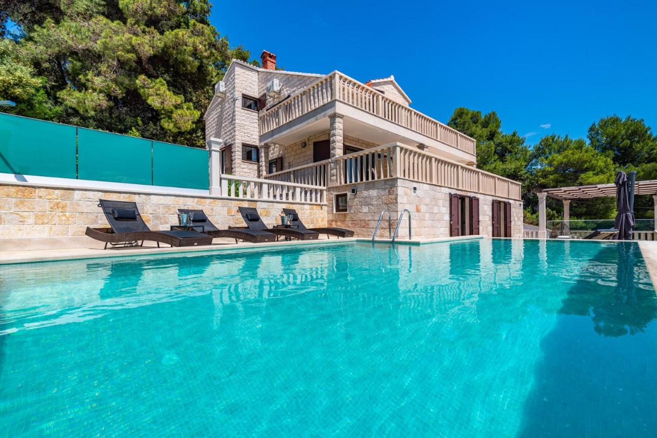 Villa Kadena - Luxury Seaside Villa With Private Heated Pool Selca  Exterior foto